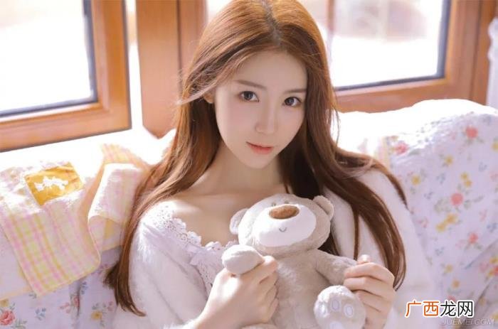 哄女朋友睡觉的睡前故事 怎样哄女孩子睡觉