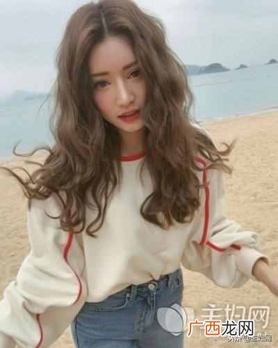 女生鹅蛋脸适合什么发型（这些发型颜值增加一