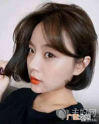 女生鹅蛋脸适合什么发型（这些发型颜值增加一