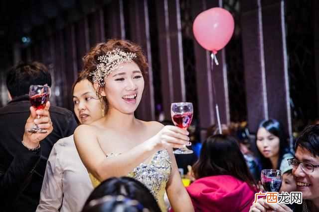 婚礼上适合唱什么歌（盘点婚礼最受欢迎的歌曲