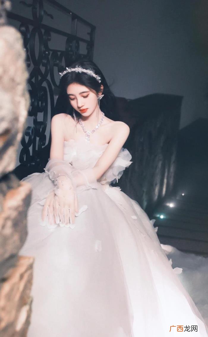 鞠婧祎生日，中国四千年一遇美女鞠婧祎生日双面造型曝光