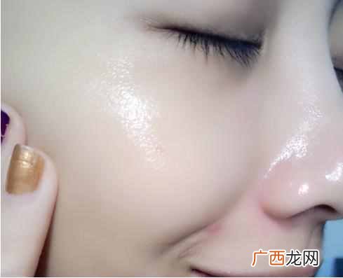 粉刺是什么原因引起的（粉刺有哪些症状，教你
