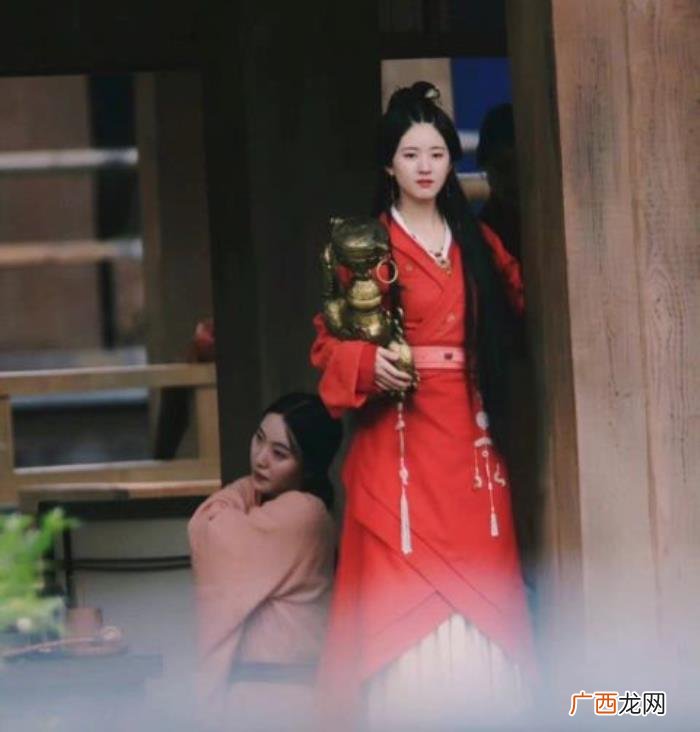 袁冰妍李沁，鹿晗、杨幂、李沁、任嘉伦、迪丽热巴、袁冰妍