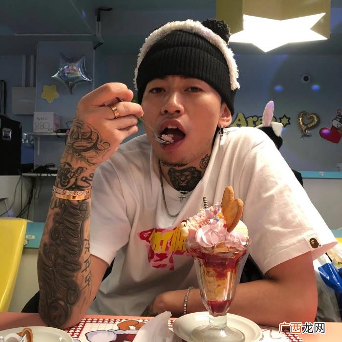 马思唯恋情，马思唯晒出与女朋友的亲密合照正式公布恋情