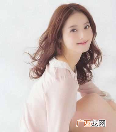女生娃娃脸适合什么发型（推荐几款最适合的发
