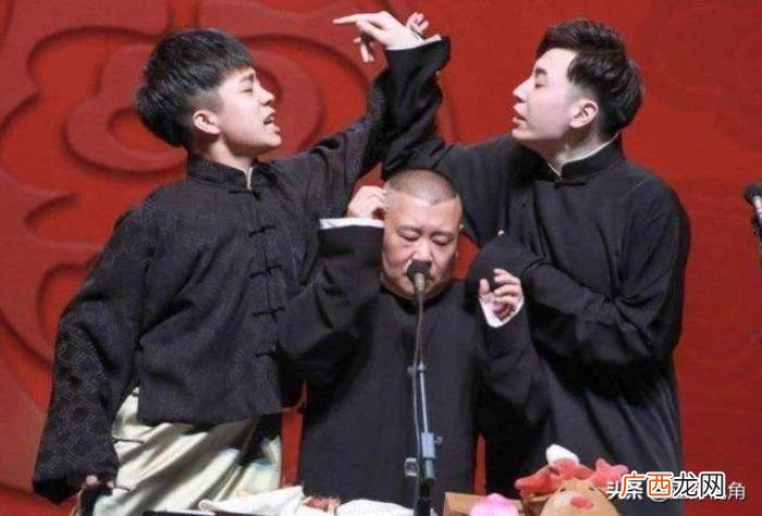 网友称赞为人民服务 为人民币服务