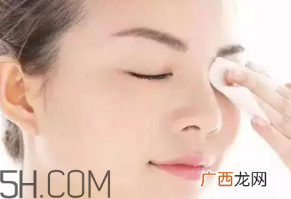 卸妆油的正确用法 好用的卸妆油推荐
