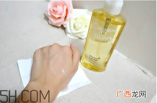 卸妆油可以祛痘吗？卸妆油的错误用法