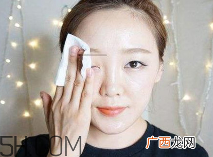 痘痘肌用卸妆油的注意点 用卸妆油后要洗洗面奶吗