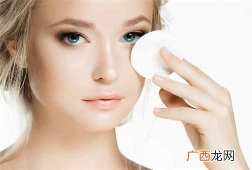 太阳穴长痘痘是什么原因（太阳穴长痘痘调理方