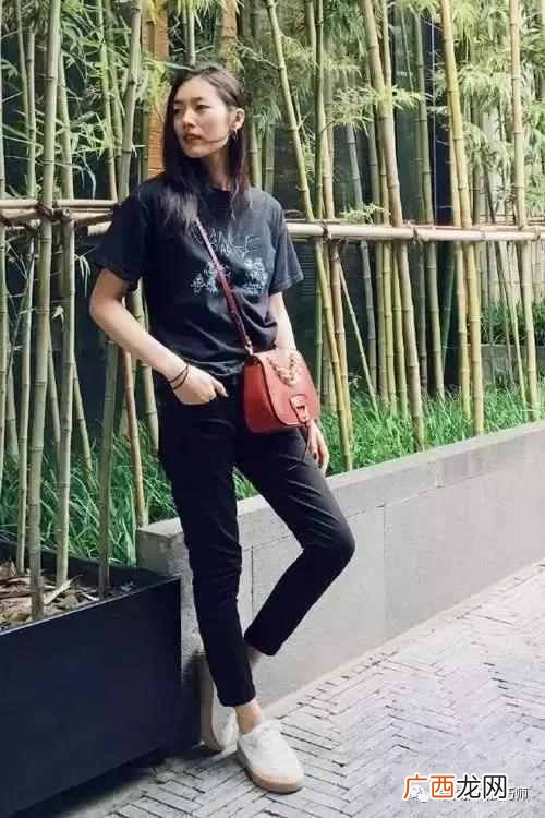 颜色搭配技巧分享 黑色裤子配什么颜色上衣