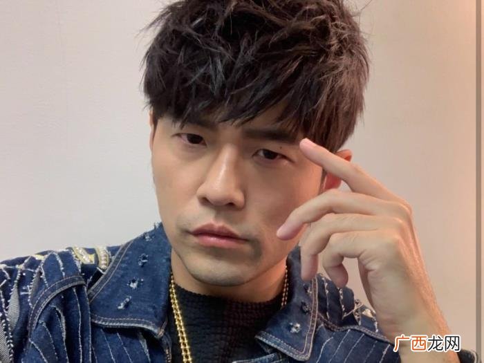 介绍周杰伦，将如何向孩子介绍我们的青春偶像周杰伦
