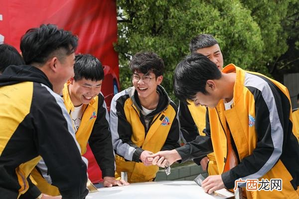 学修车有前途吗 汽修一个月大概能挣多少钱
