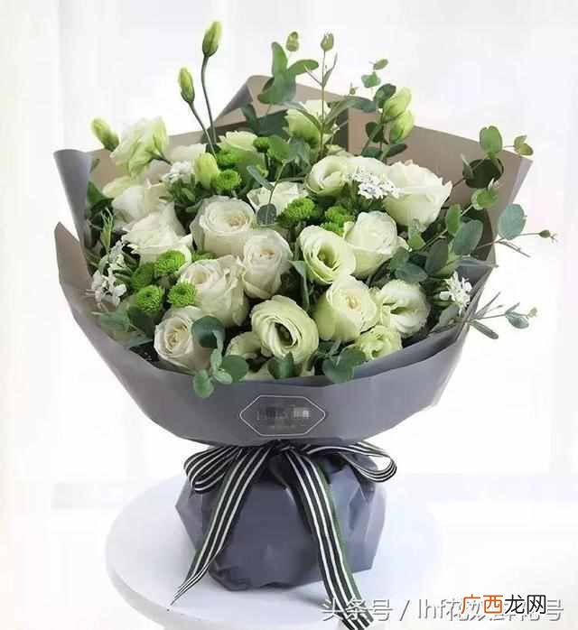 白玫瑰的花语是什么 白玫瑰代表什么
