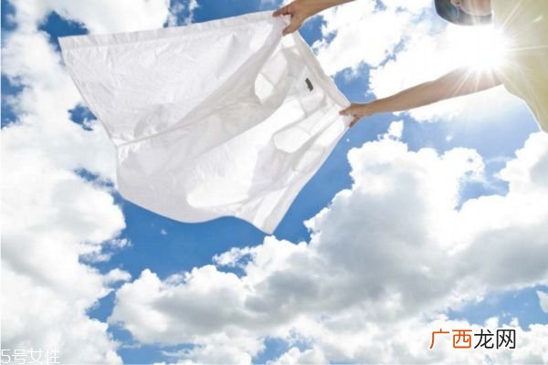 冬天怎么晾衣服干的快的3个技巧