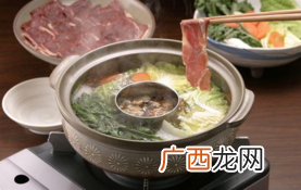 吃火锅后第二天眼睛水肿是怎么回事