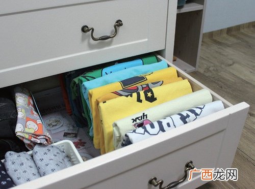 衣柜收纳技巧展示图片让空间大2倍