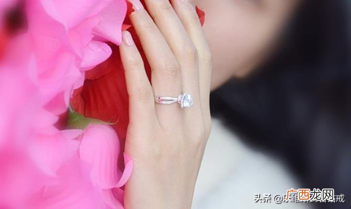 最详细男女戒指的戴法和意义 戒指的戴法和含义