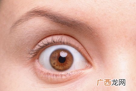 眼白泛黄是怎么回事?什么原因?