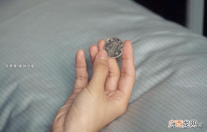 白鹿结婚照片，任嘉伦白鹿领结婚证细节太高甜