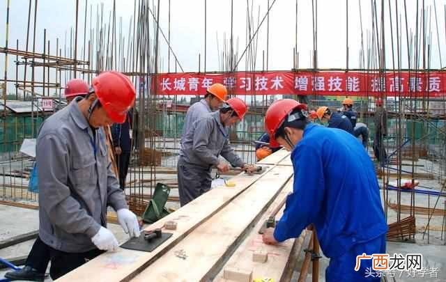 最简单的回答 一个人活着的意义是什么