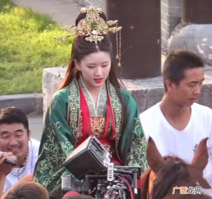国子监来了个女弟子官博，国子监来了个女弟子甜蜜来袭