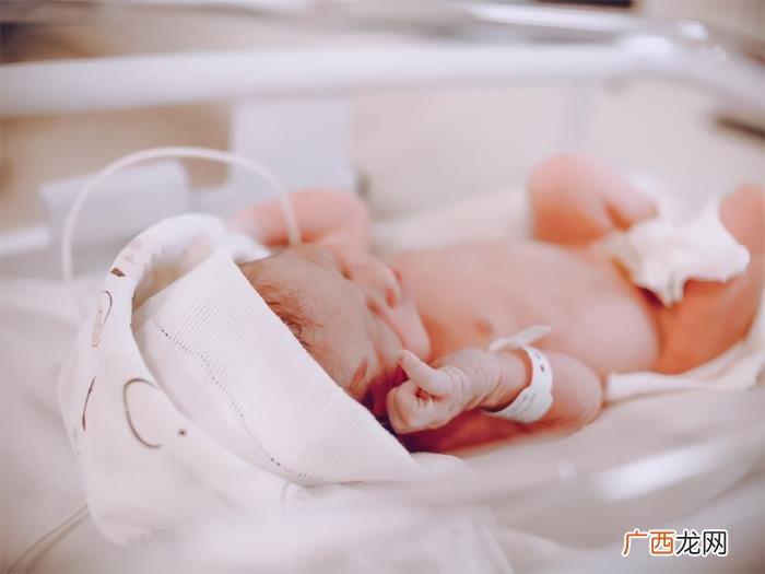 宝妈在医院扎堆生孩子 到处生孩子的女人