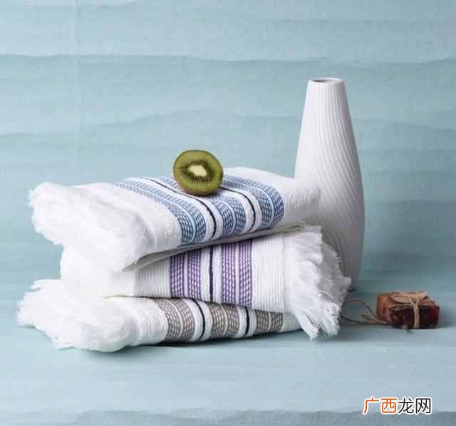 教你几个洗脸技巧 脸上用什么洗脸最好