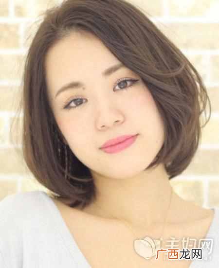 头发少的女生适合什么发型（推荐几款流行发型