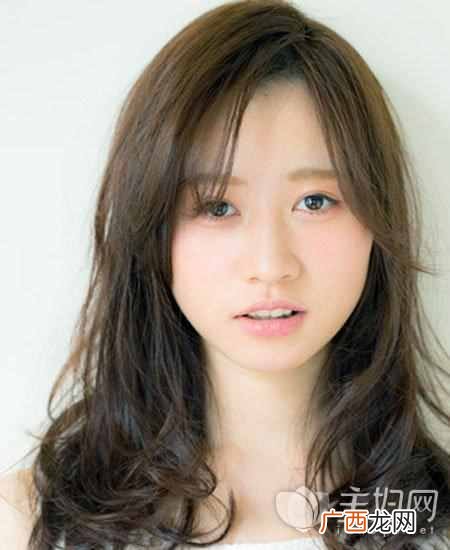 头发少的女生适合什么发型（推荐几款流行发型