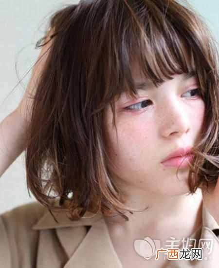 头发少的女生适合什么发型（推荐几款流行发型