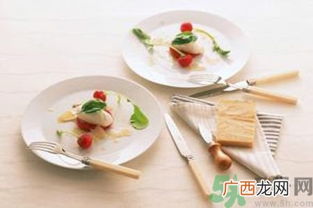 吃西餐刀叉怎么拿？吃西餐的正确方法是什么？
