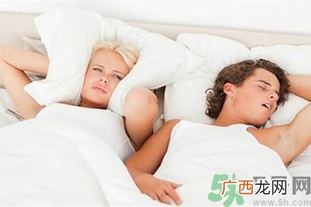 为什么睡觉打呼噜？睡觉打呼噜怎么办？