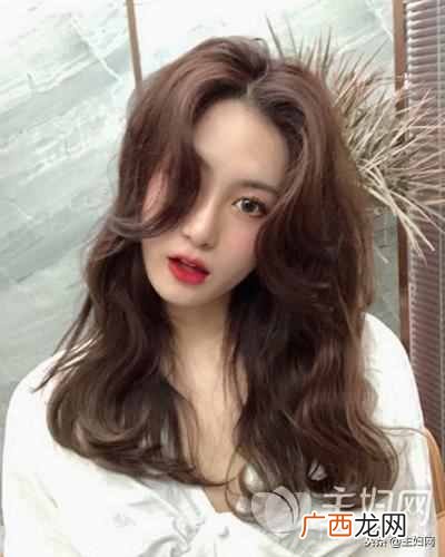 颧骨高适合什么发型（盘点这些适合发型大全，