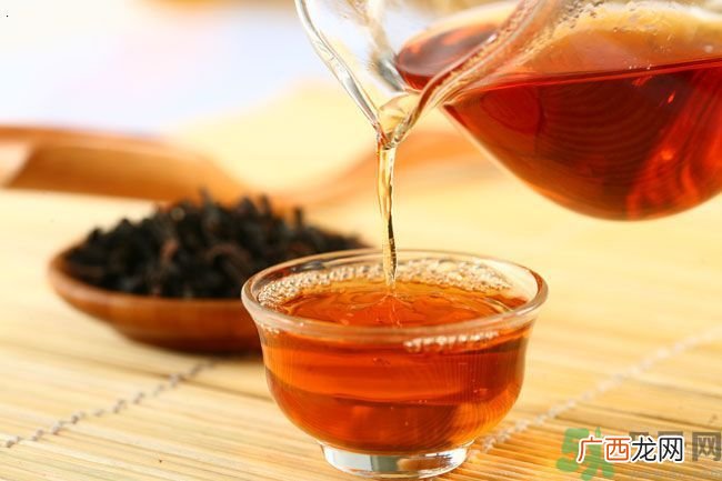 春天喝红茶好不好?春天喝红茶还是喝绿茶好呢?