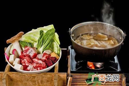 火锅汤底有什么危害?聪明吃火锅的方法