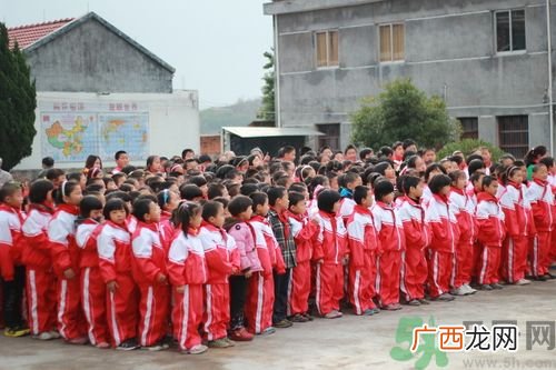 全国几大经典校服总有一款你穿过吗？