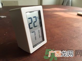 家里地板返潮怎么办？墙上流水是怎么回事？