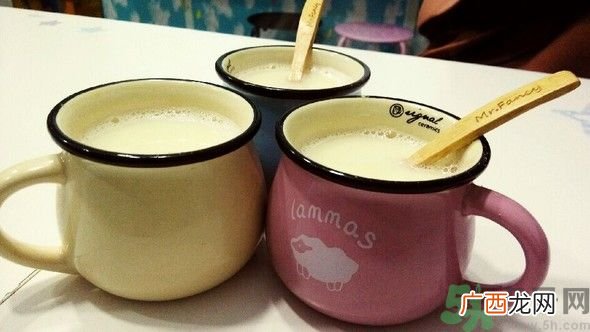 小叶增生可以喝豆浆吗？小叶增生可以吃蜂蜜吗？
