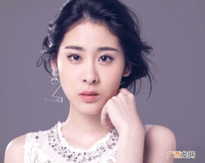 张碧晨化妆，张碧晨不用化妆品只用美容仪护肤方式火了