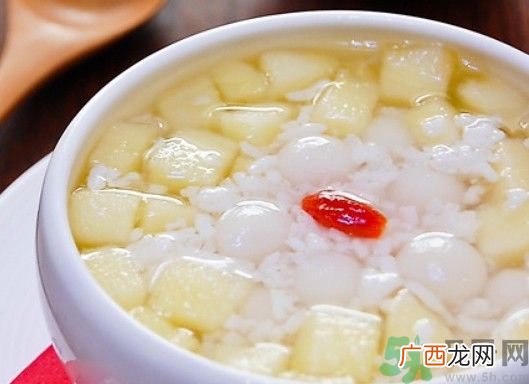 苹果煮熟了还有营养吗？苹果煮熟吃有什么好处？