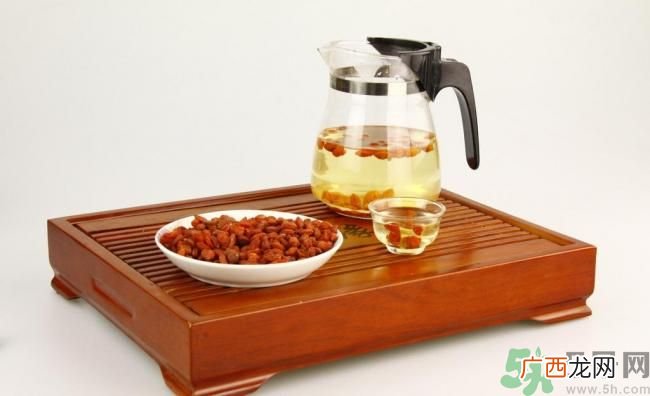 枸杞干吃好还是泡水好？枸杞怎么吃效果最好？