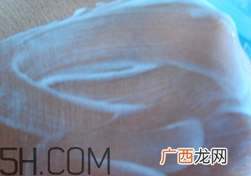 雅芳小黑裙香体乳怎么样？雅芳小黑裙香体乳好用吗？