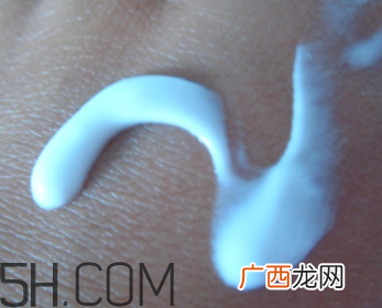 雅芳小黑裙香体乳怎么样？雅芳小黑裙香体乳好用吗？