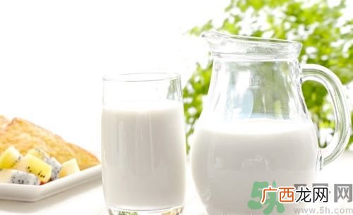 胃溃疡可以喝牛奶吗？胃溃疡喝牛奶好吗？
