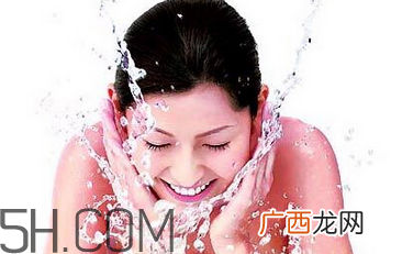 哪种洗面奶最好用？洗面奶的挑选方法