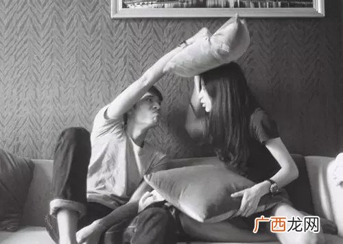 丈母娘逼小夫妻离婚没钱没本事有啥子用?