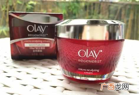 玉兰油适合什么年龄的女人用（玉兰油有几个系