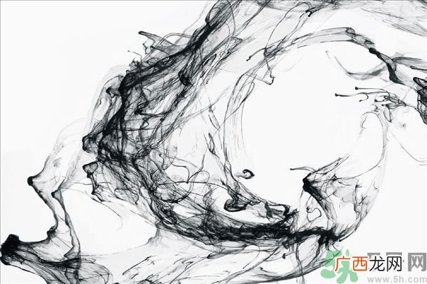 往同学保温杯中倒墨汁误食墨水怎么办？