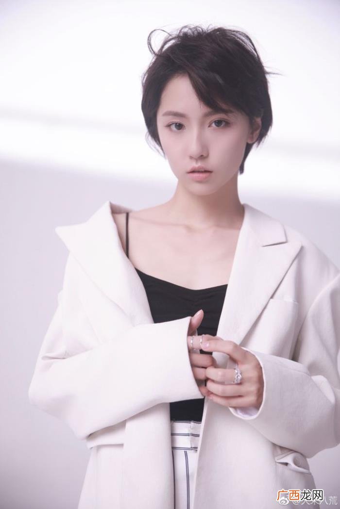 成果的头像，发一波成果的写真~有和我一样喜欢成果的嘛~